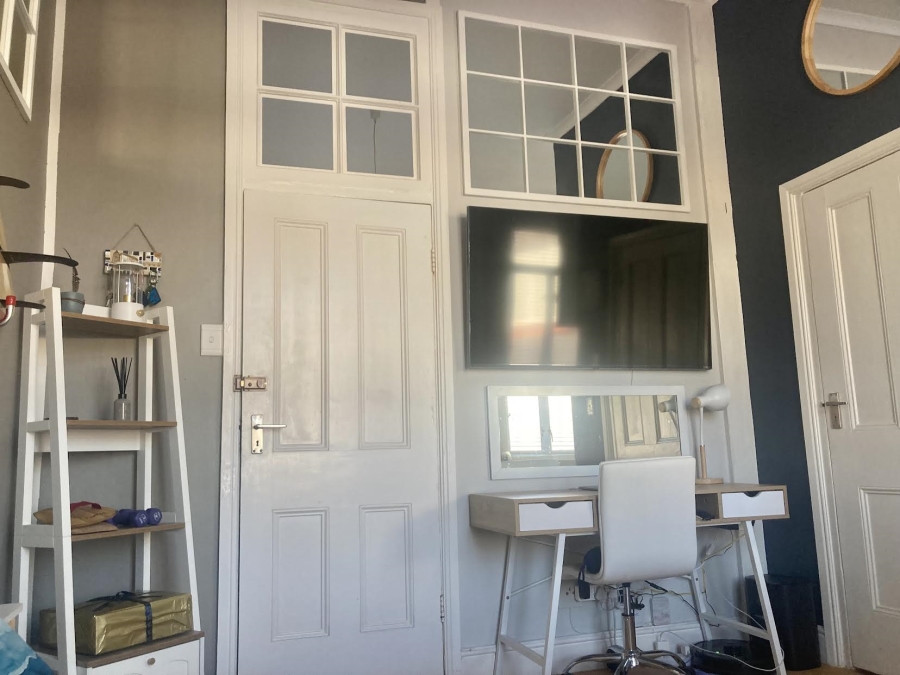 To Let 1 Bedroom Property for Rent in Muizenberg Western Cape